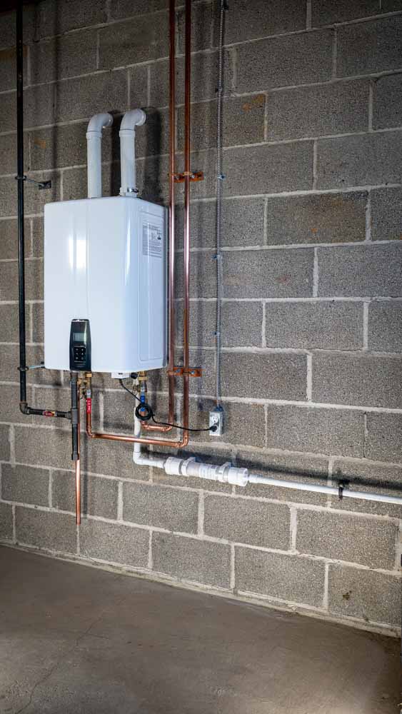 plumber installed a new tankless water heater St. Catharines, ON